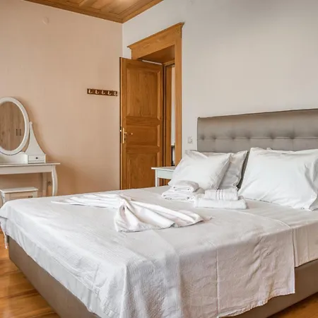Villa Sikioti *